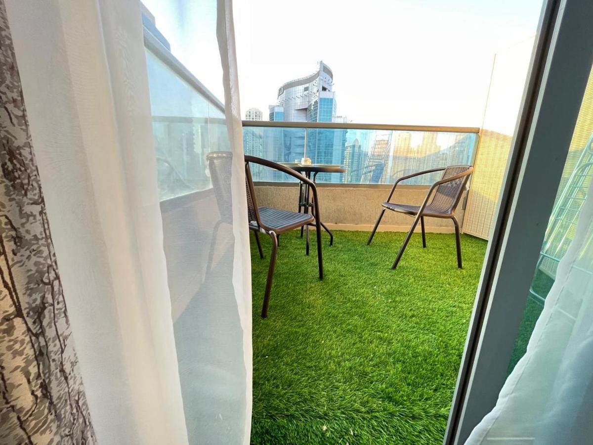 Private Gorgeous Room With Marina View With Shared Kitchen In Shared Apartment Dubai Dış mekan fotoğraf